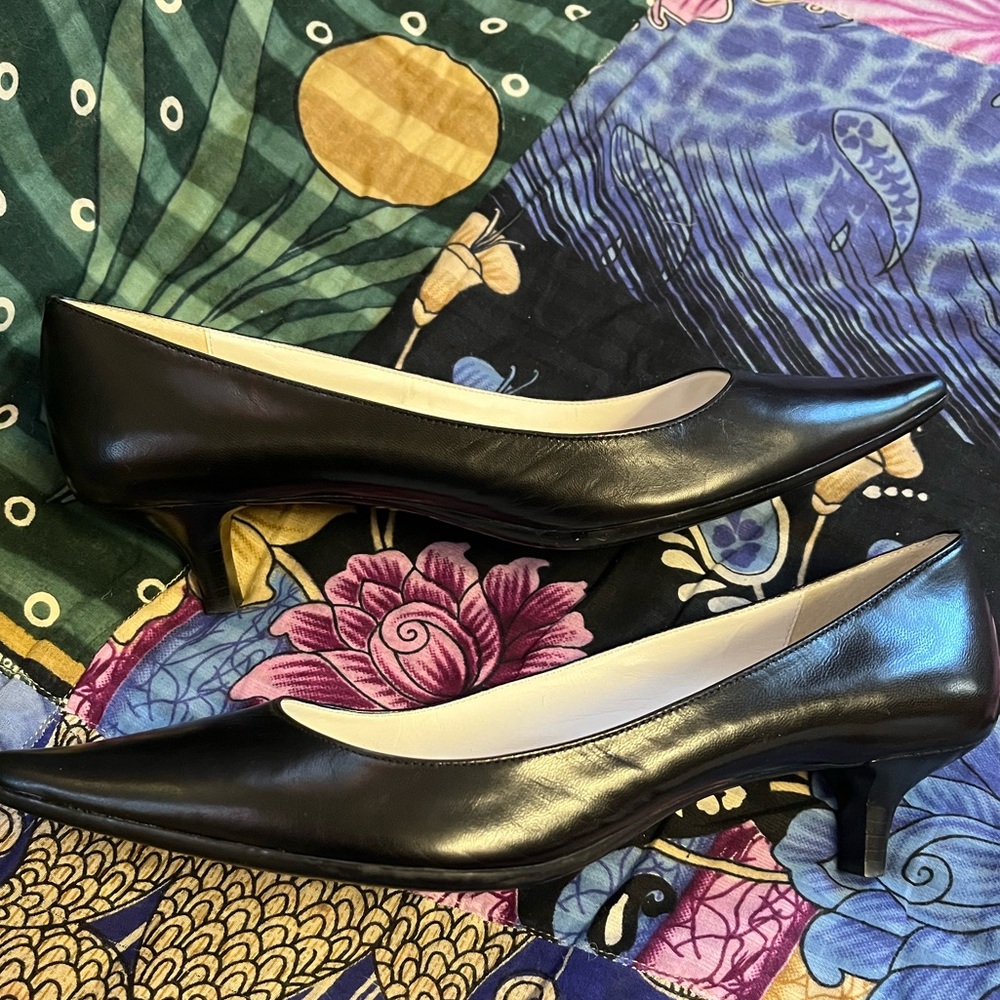 Calvin Klein Diema black leather pumps, women’s size 9.5